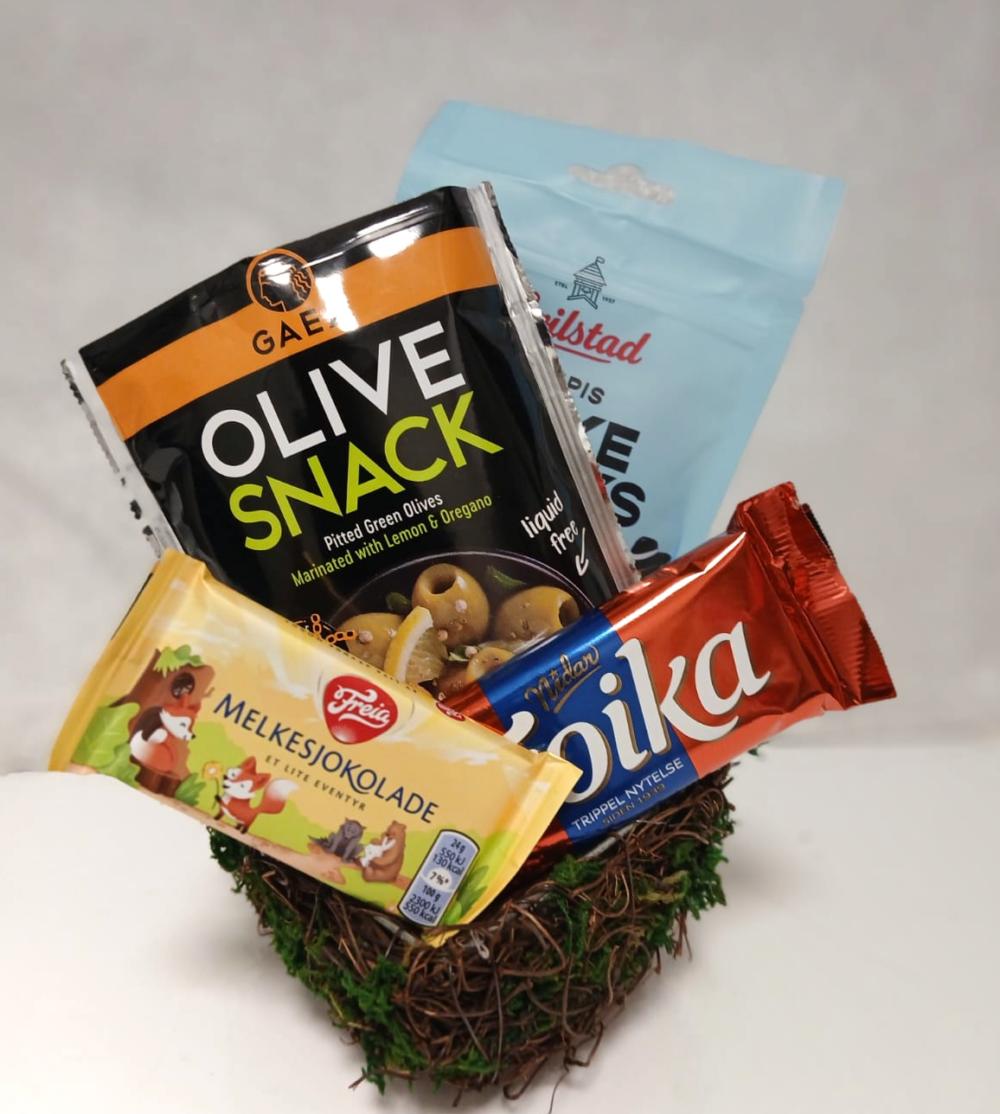Torika , Melkesjokolade ,Snacks , Oliven Snacks , moss natur kurv 