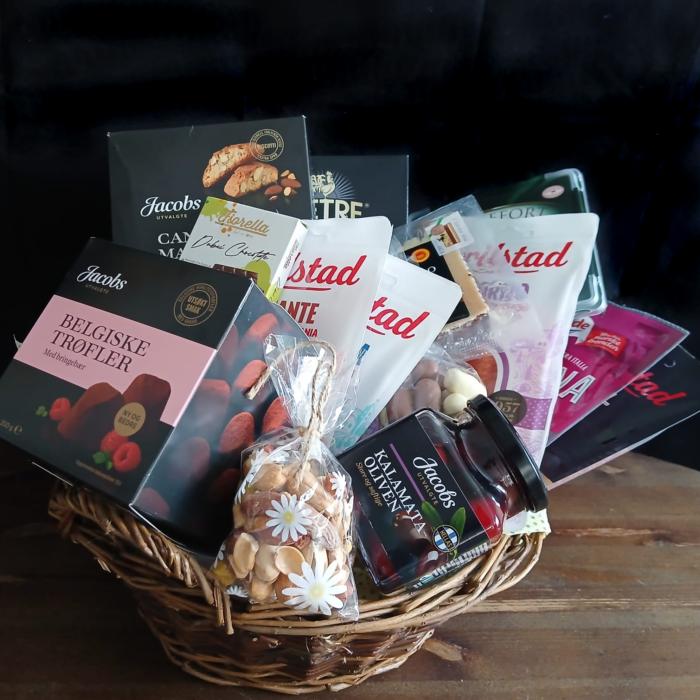 Bedrifts Gourmet Gavekurv med Spekemat og Snacks