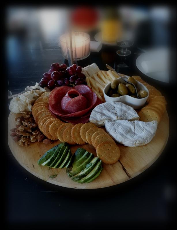 Bedrifts Gourmet Gavekurv med Spekemat og Snacks