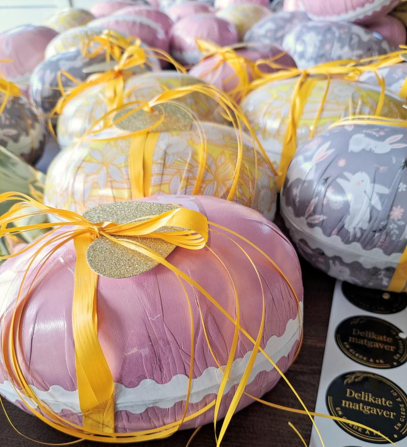 Påskeegg fylt med melkesjokolade og myke karamell